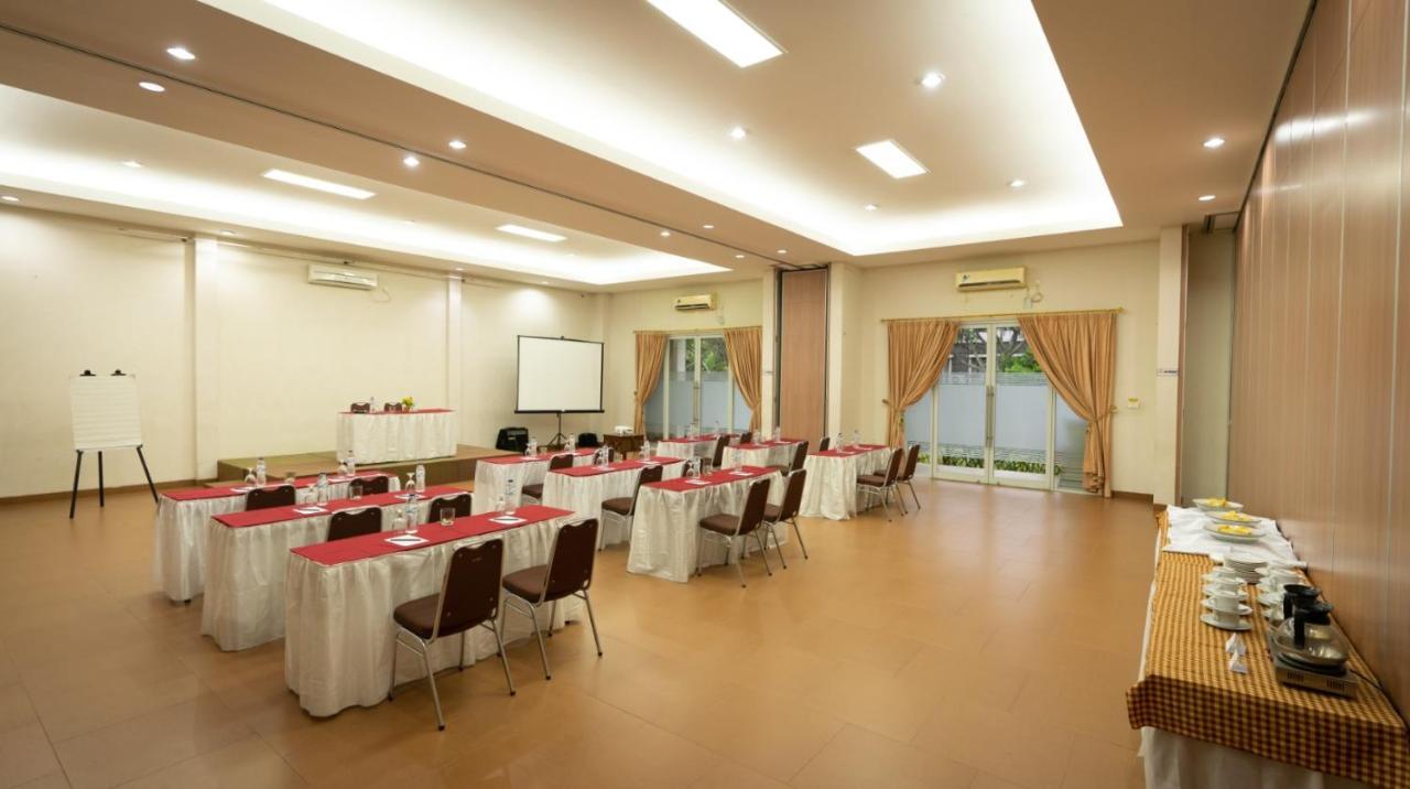 מלון בוגור Nite & Day Mdc Puncak - Gadog מראה חיצוני תמונה